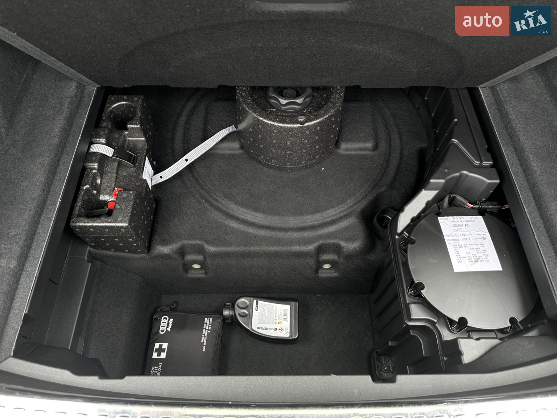 2020 Audi e-tron - мініатюра 12