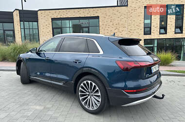 Позашляховик / Кросовер Audi e-tron 2020 в 