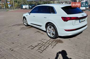 Внедорожник / Кроссовер Audi e-tron 2019 в Киеве