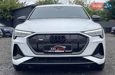 Внедорожник / Кроссовер Audi e-tron 2022 в 