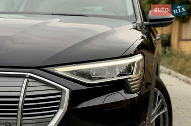 Внедорожник / Кроссовер Audi e-tron 2020 в 