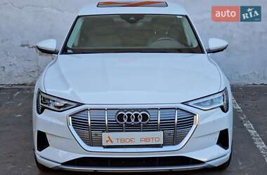Позашляховик / Кросовер Audi e-tron 2020 в 