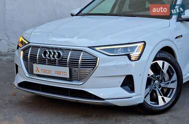 Позашляховик / Кросовер Audi e-tron 2020 в 