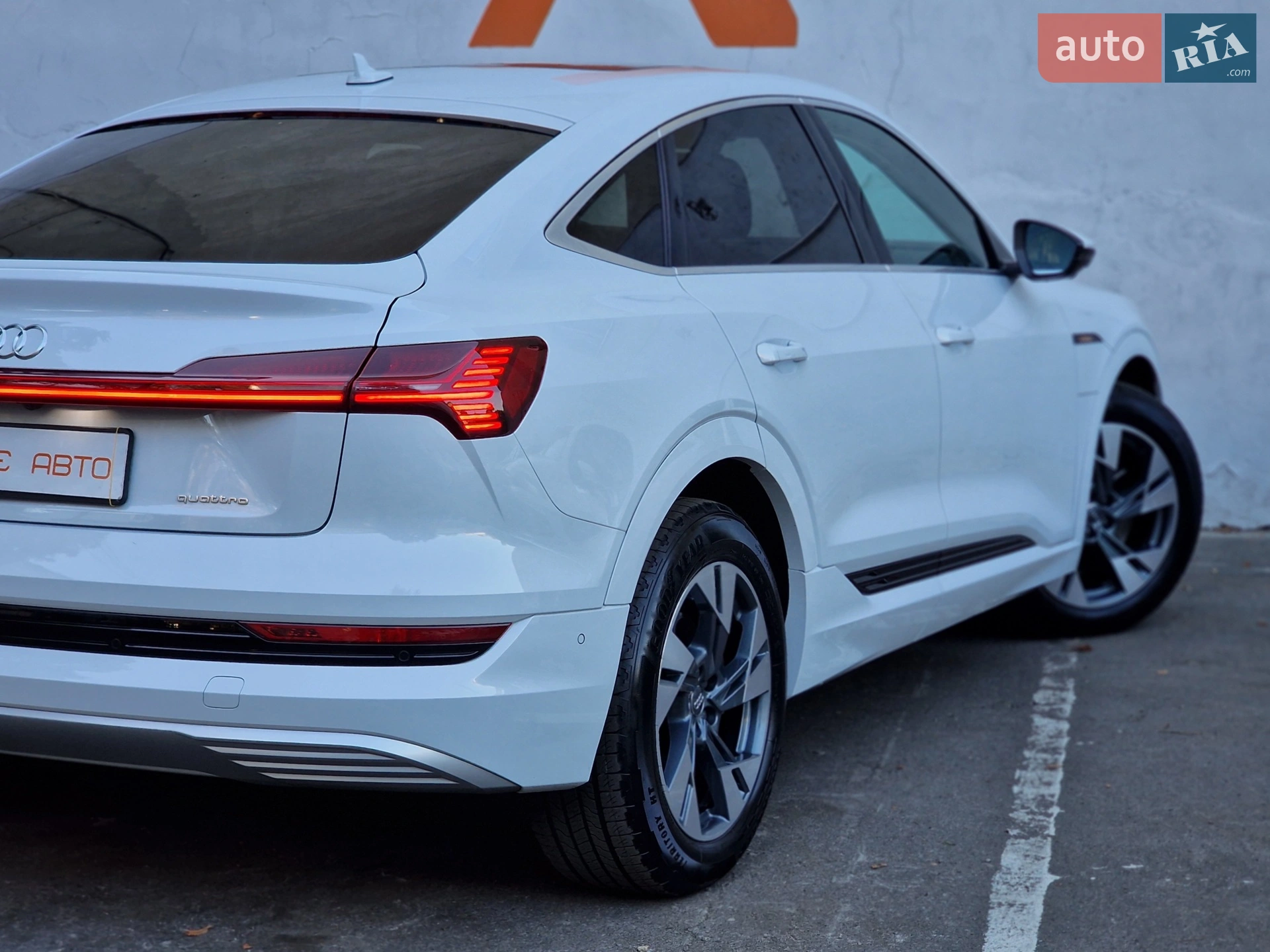 2020 Audi e-tron - мініатюра 30