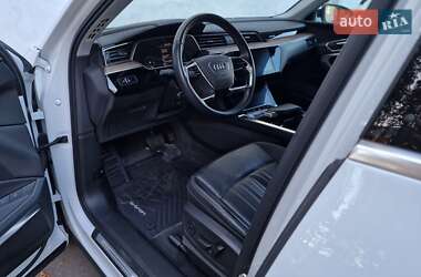 Позашляховик / Кросовер Audi e-tron 2020 в 