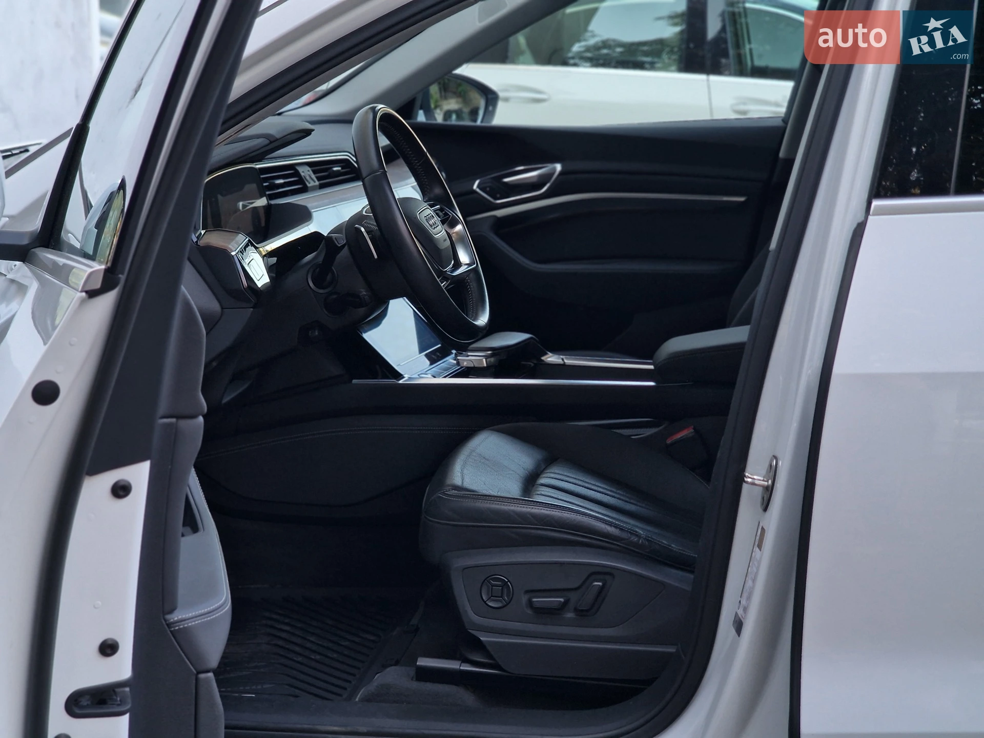 2020 Audi e-tron - мініатюра 49