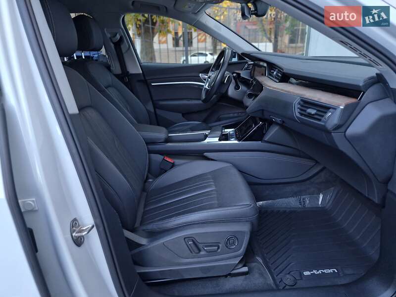 Позашляховик / Кросовер Audi e-tron 2020 в Одесі