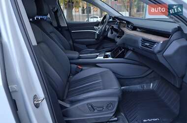 Позашляховик / Кросовер Audi e-tron 2020 в 