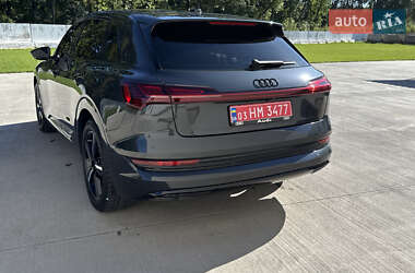 Внедорожник / Кроссовер Audi e-tron 2020 в 