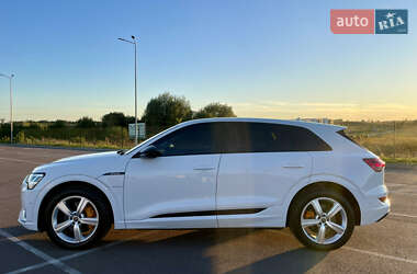 Внедорожник / Кроссовер Audi e-tron 2023 в 