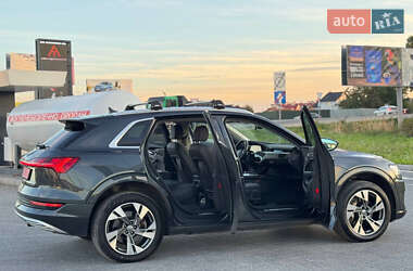 Позашляховик / Кросовер Audi e-tron 2020 в 