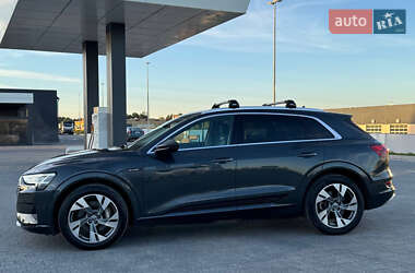 Позашляховик / Кросовер Audi e-tron 2020 в 