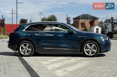 Внедорожник / Кроссовер Audi e-tron 2021 в 