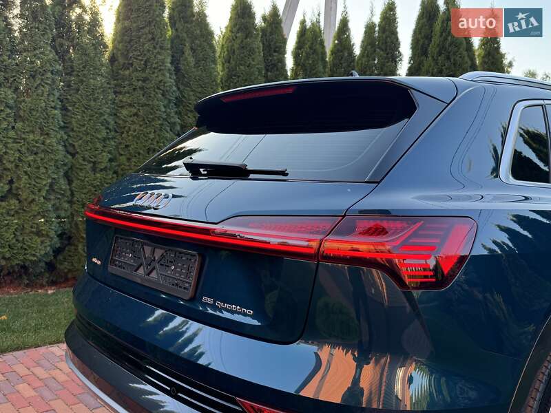 Позашляховик / Кросовер Audi e-tron 2020 в Києві