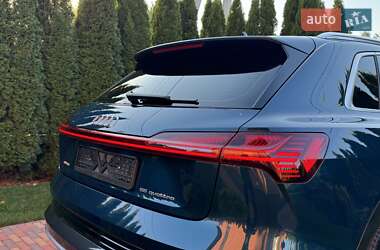 Внедорожник / Кроссовер Audi e-tron 2020 в 