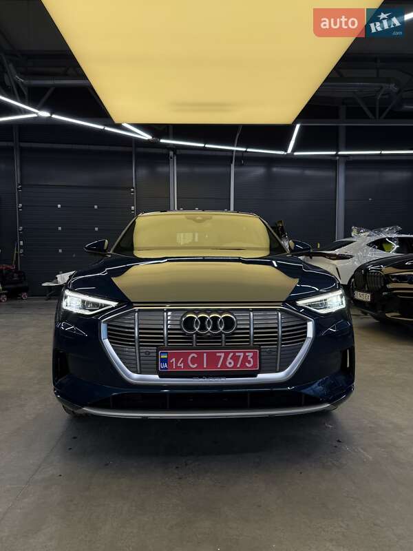 Позашляховик / Кросовер Audi e-tron 2019 в Чернівцях