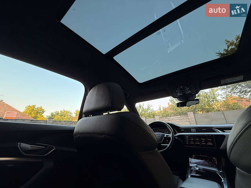 Внедорожник / Кроссовер Audi e-tron 2020 в Мукачево