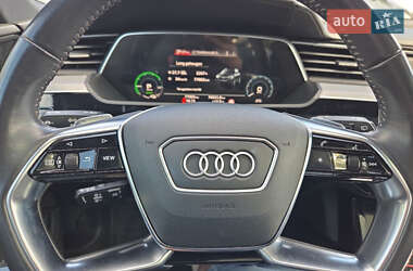 Позашляховик / Кросовер Audi e-tron 2020 в 