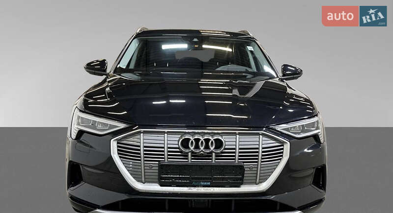 Позашляховик / Кросовер Audi e-tron 2019 в 