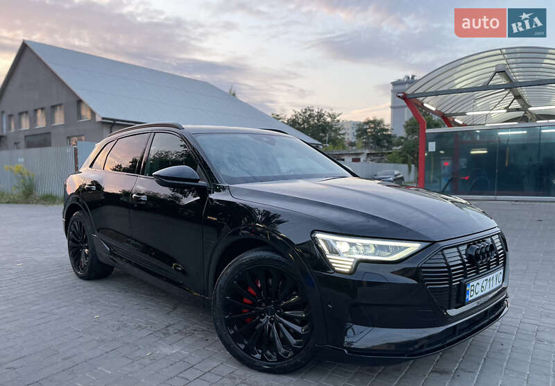 Позашляховик / Кросовер Audi e-tron 2019 в 