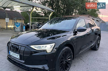 Позашляховик / Кросовер Audi e-tron 2019 в 
