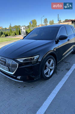 Внедорожник / Кроссовер Audi e-tron 2019 в Виннице