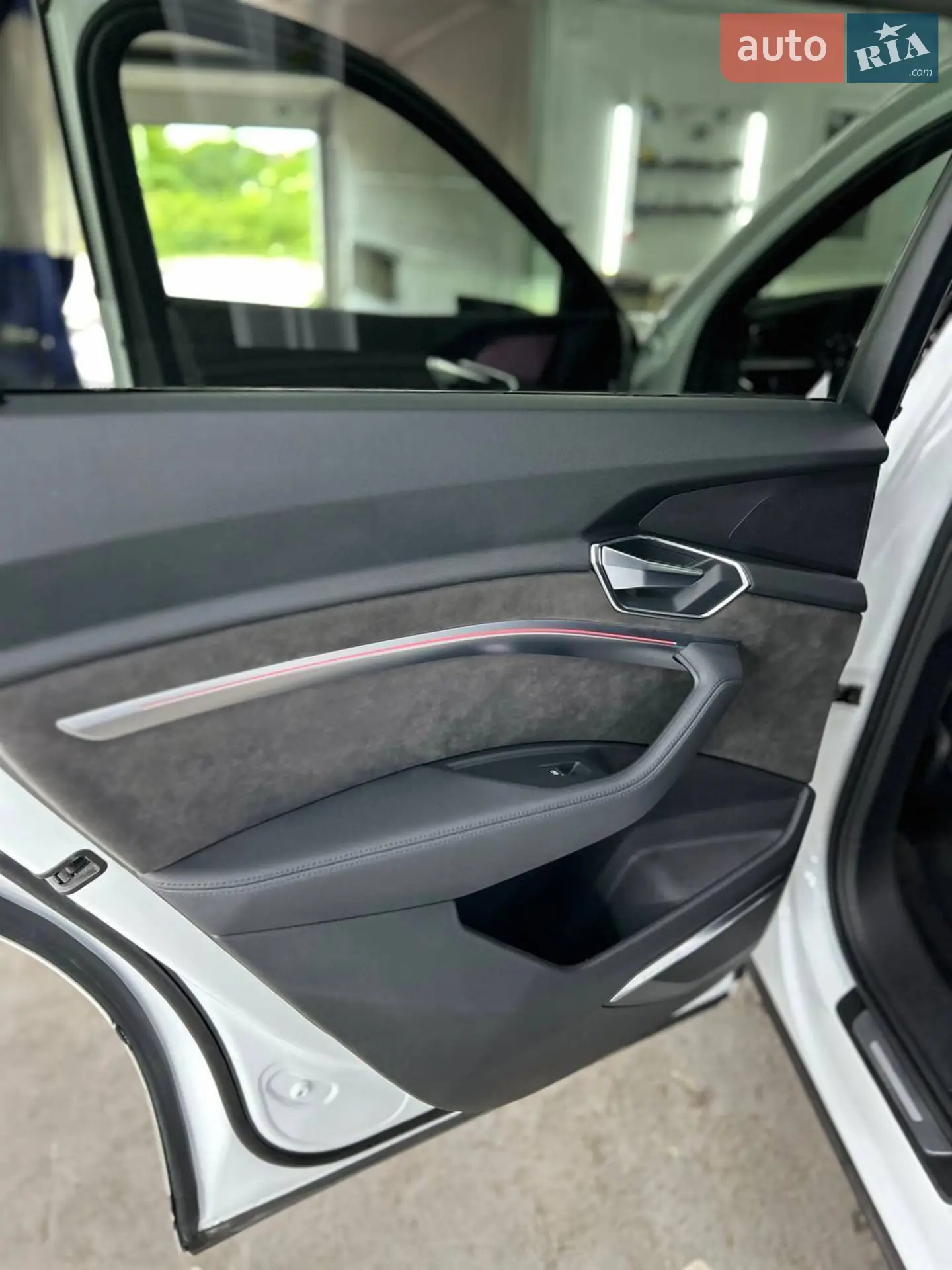 2019 Audi e-tron - мініатюра 25