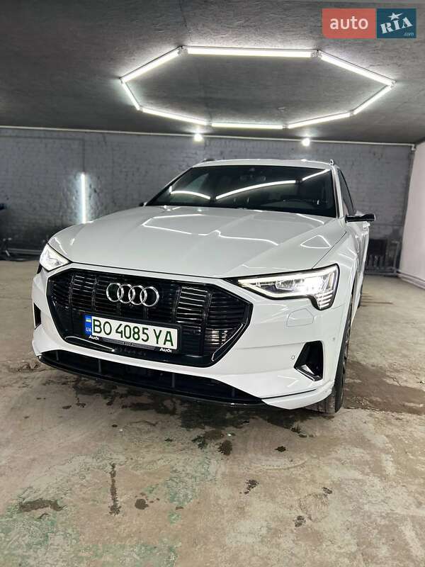 Внедорожник / Кроссовер Audi e-tron 2019 в Тернополе