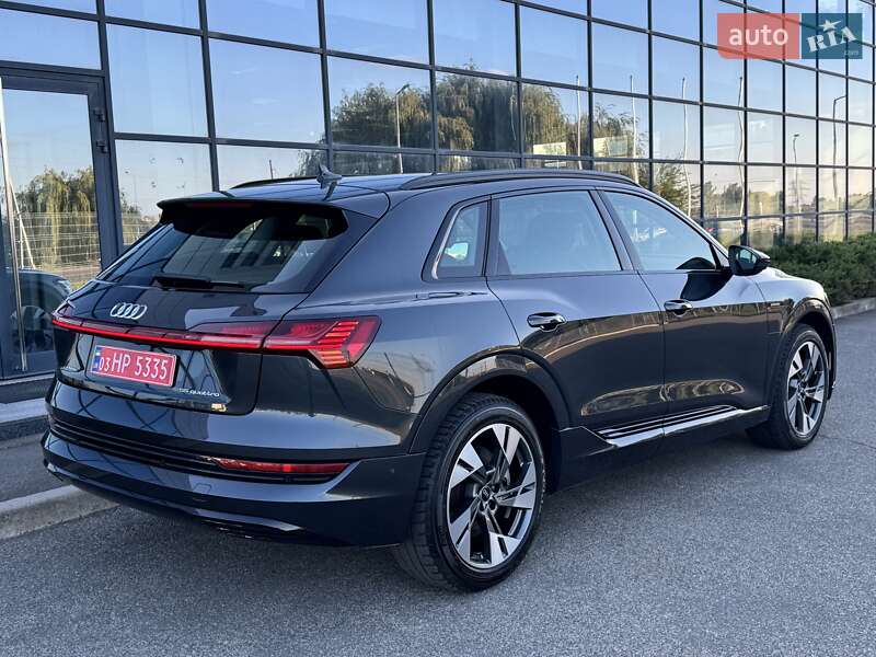Позашляховик / Кросовер Audi e-tron 2021 в Дніпрі