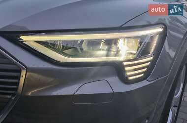 Позашляховик / Кросовер Audi e-tron 2020 в 