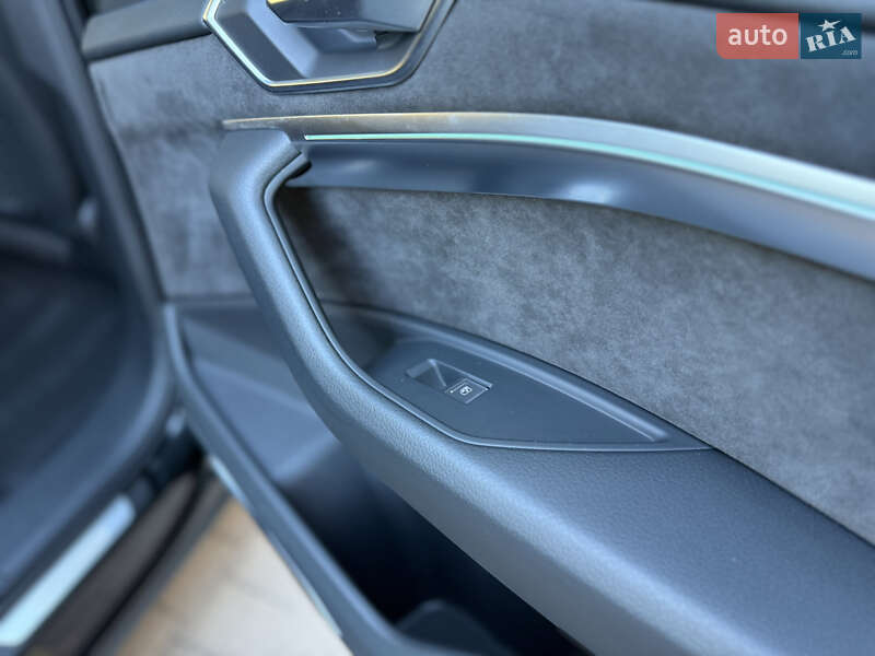 Позашляховик / Кросовер Audi e-tron 2019 в Тернополі