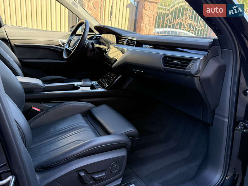 Позашляховик / Кросовер Audi e-tron 2019 в Тернополі