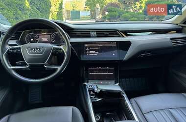 Позашляховик / Кросовер Audi e-tron 2020 в 