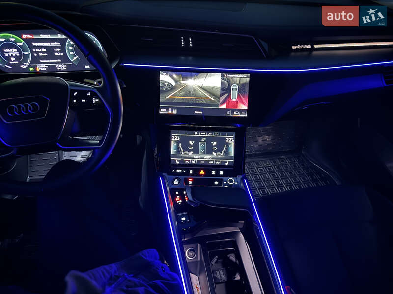 Позашляховик / Кросовер Audi e-tron 2021 в Житомирі