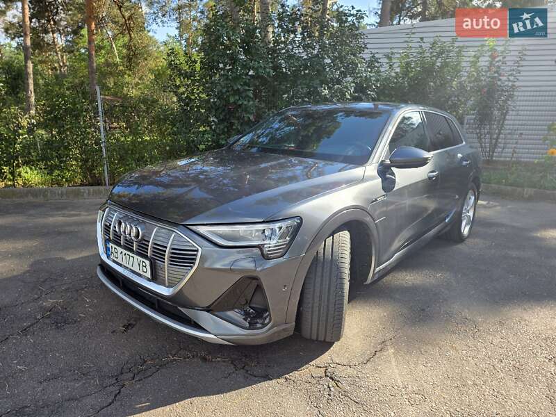 Позашляховик / Кросовер Audi e-tron 2021 в Вінниці