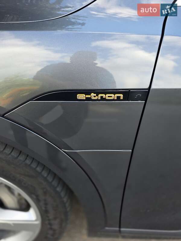 Позашляховик / Кросовер Audi e-tron 2021 в Вінниці