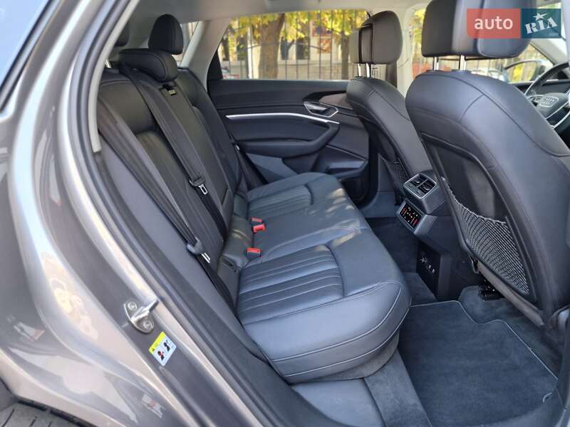 Внедорожник / Кроссовер Audi e-tron 2021 в Одессе