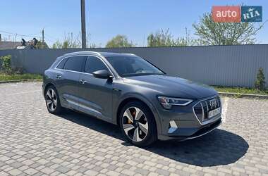 Позашляховик / Кросовер Audi e-tron 2019 в 