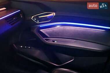 Внедорожник / Кроссовер Audi e-tron 2019 в 