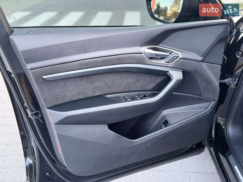Позашляховик / Кросовер Audi e-tron 2023 в Хмельницькому
