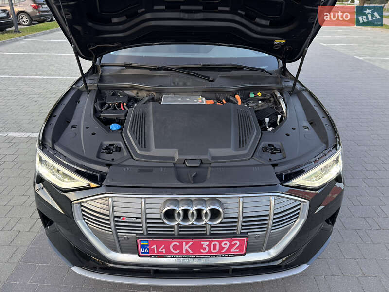 Позашляховик / Кросовер Audi e-tron 2023 в Хмельницькому