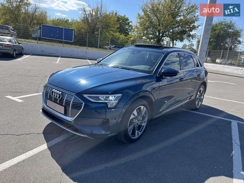Позашляховик / Кросовер Audi e-tron 2020 в Дніпрі
