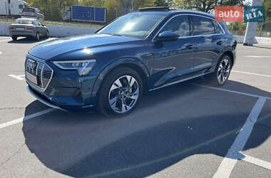 Внедорожник / Кроссовер Audi e-tron 2020 в 