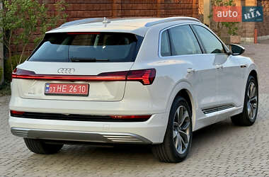 Внедорожник / Кроссовер Audi e-tron 2020 в 