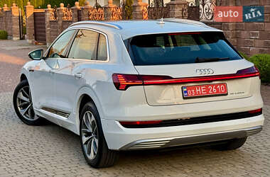 Внедорожник / Кроссовер Audi e-tron 2020 в 