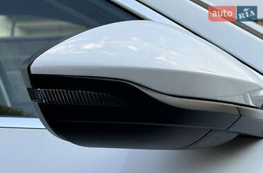 Внедорожник / Кроссовер Audi e-tron 2020 в 