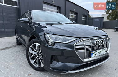 Позашляховик / Кросовер Audi e-tron 2019 в 