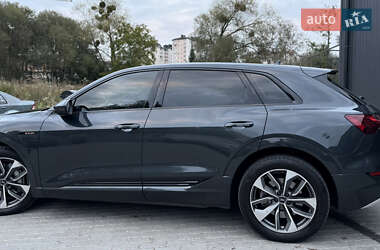 Позашляховик / Кросовер Audi e-tron 2019 в 