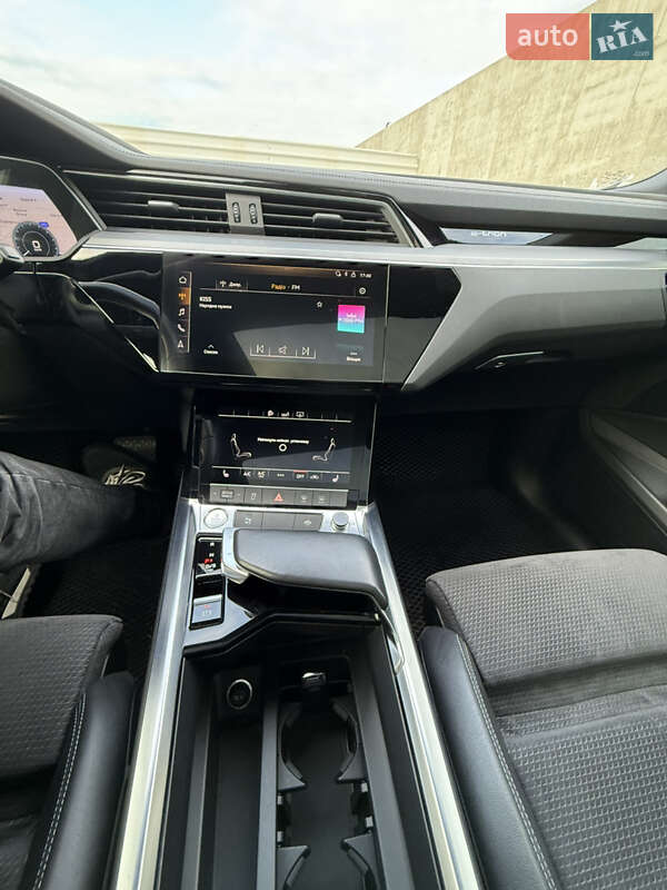 Позашляховик / Кросовер Audi e-tron 2019 в Львові