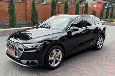 Внедорожник / Кроссовер Audi e-tron 2023 в 